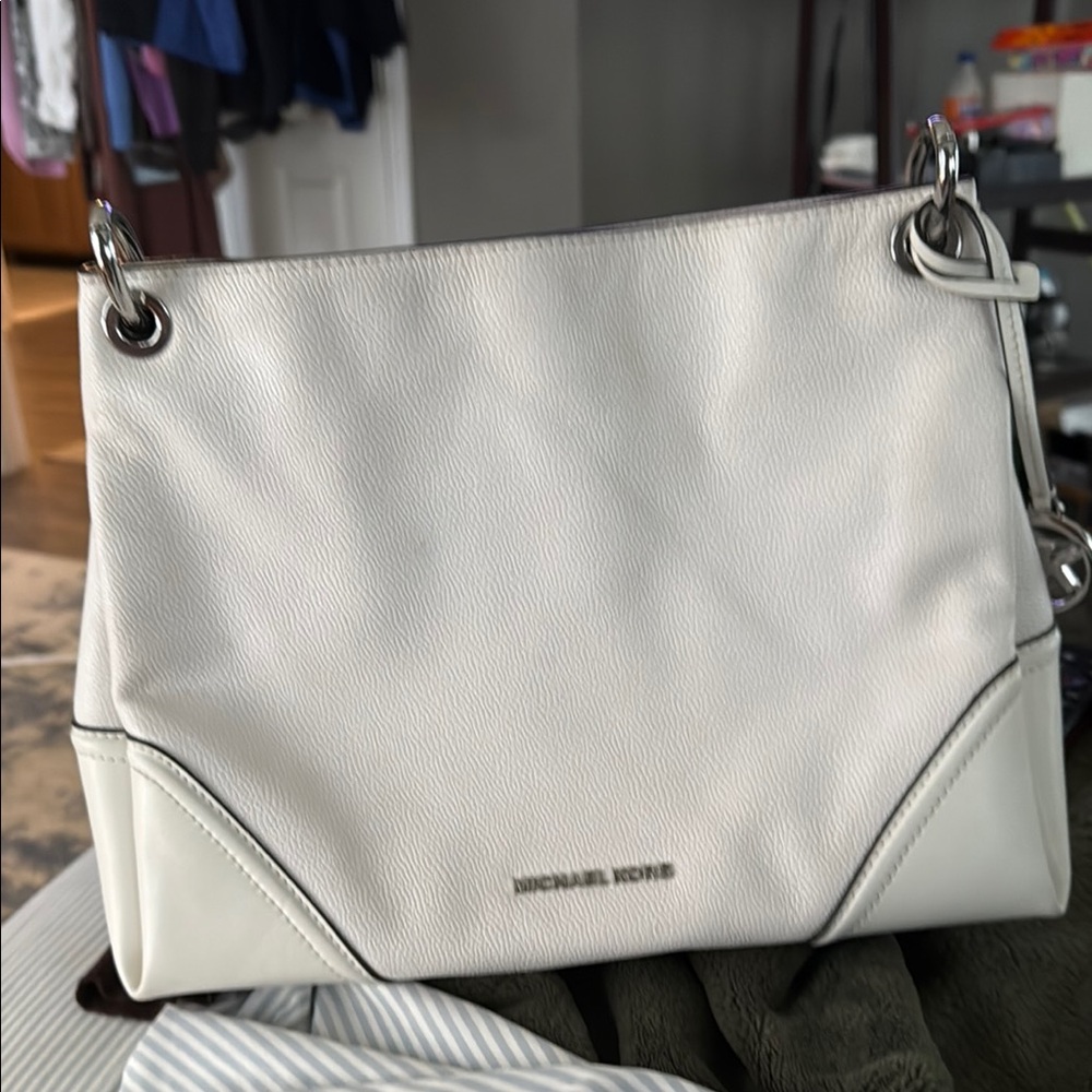 Michael Kors White Leather Shoulder Bag with Silver Hardware